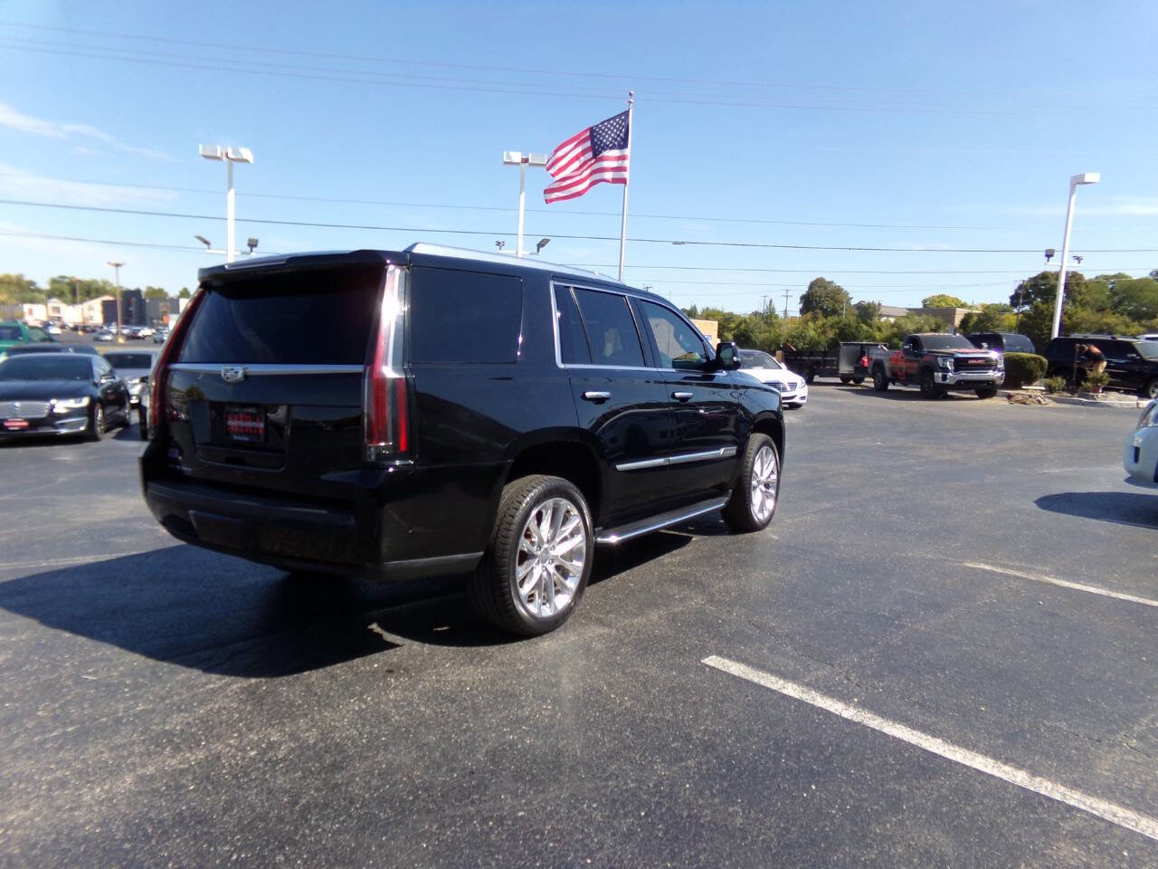 Used 2019 Cadillac Escalade Luxury image 7