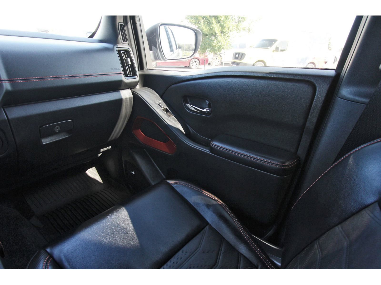 Certified 2025 Nissan Frontier PRO-4X w/ Pro Premium Package image 13