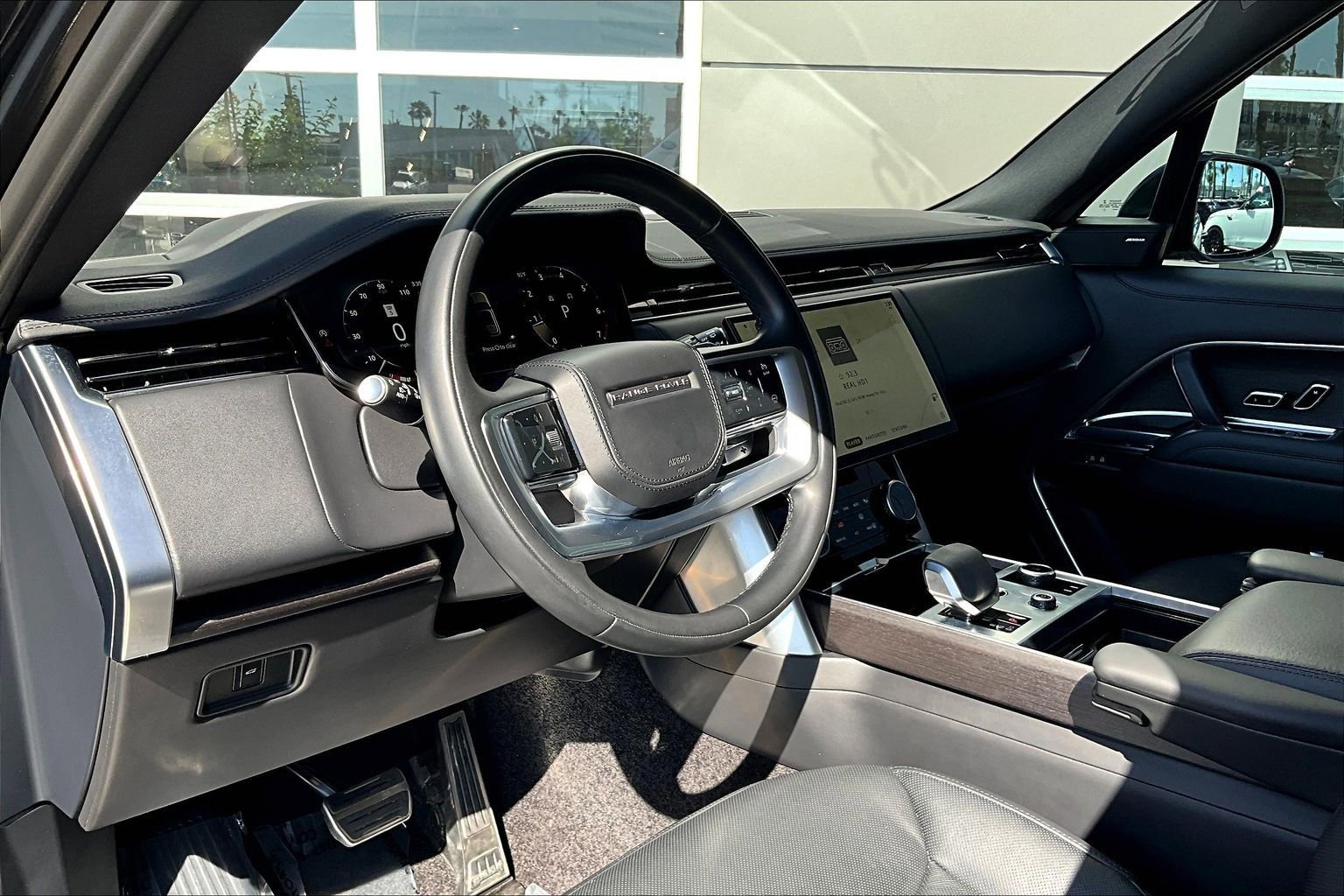 Certified 2023 Land Rover Range Rover SE AWD/4WD image 13