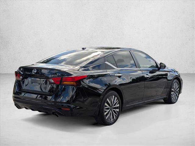 Used 2024 Nissan Altima 2.5 SV w/ SV Premium Package FWD image 5