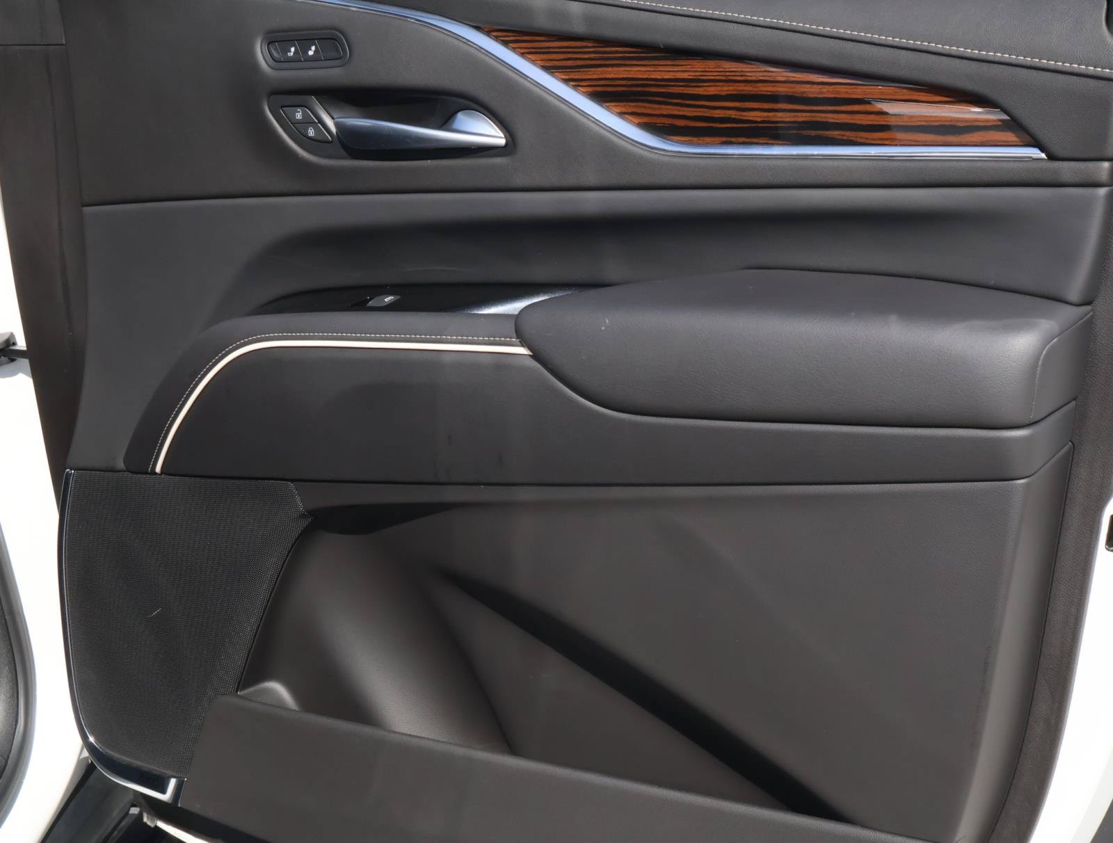 Certified 2024 Cadillac Escalade Luxury RWD image 22