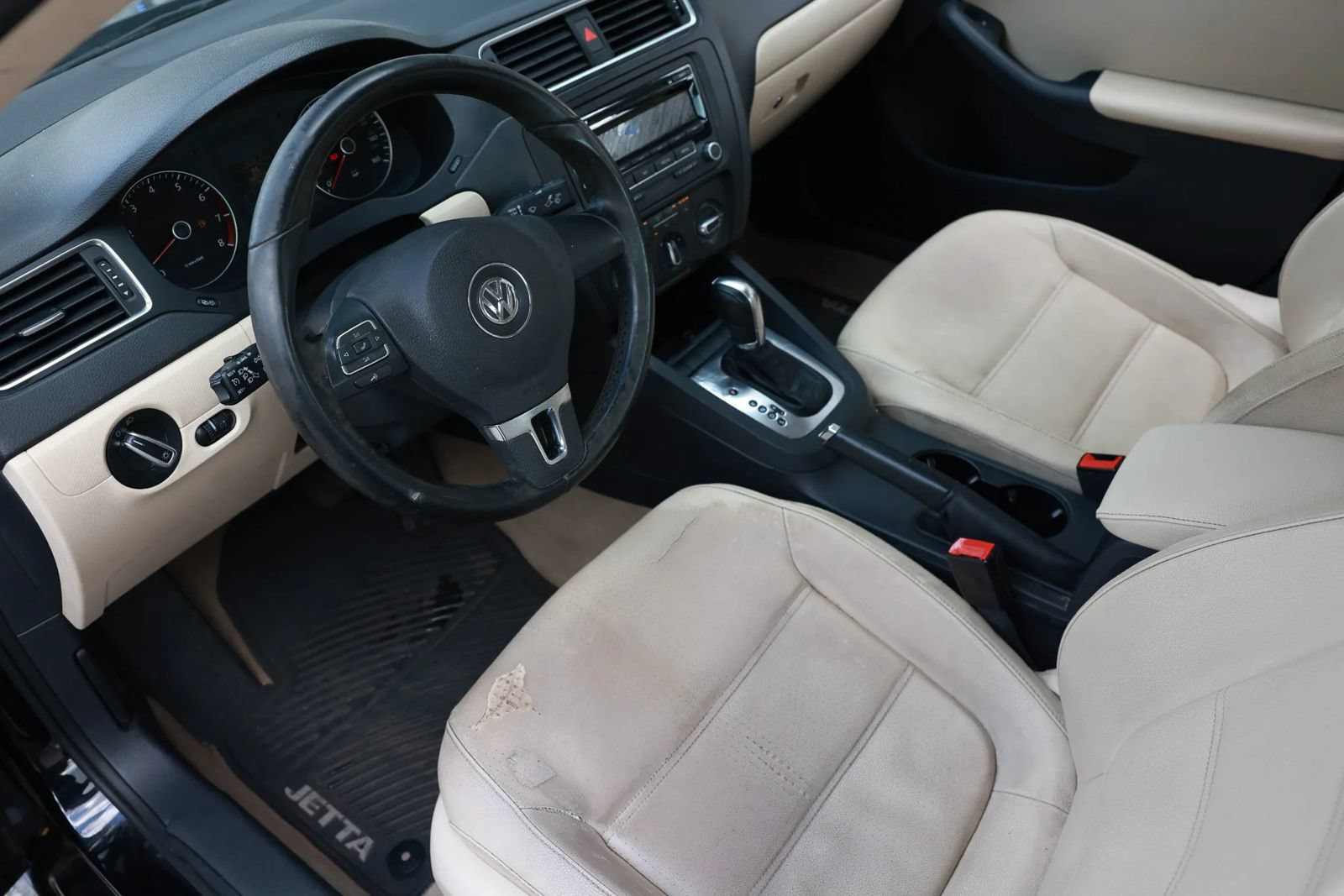 Used 2012 Volkswagen Jetta SE FWD image 16
