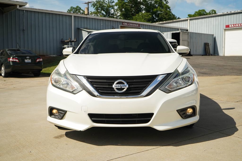 Used 2017 Nissan Altima 2.5 SL w/ Moonroof Package FWD image 17