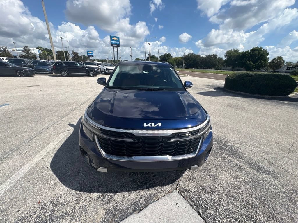 Certified 2024 Kia Seltos EX FWD image 2