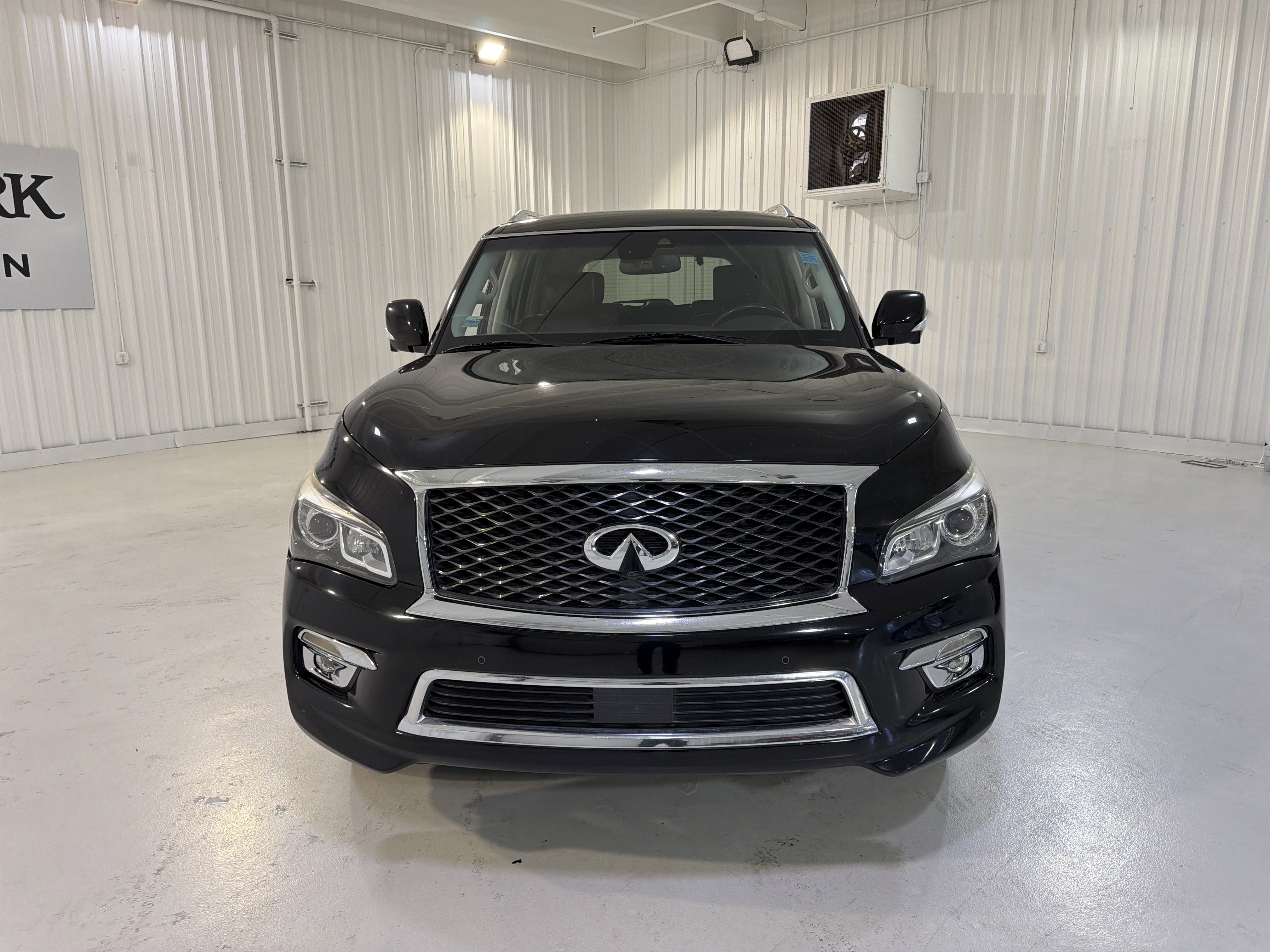 Used 2017 INFINITI QX80 2WD w/ Driver Assistance Package image 8