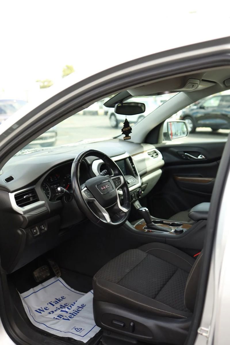 Used 2018 GMC Acadia SLE image 21