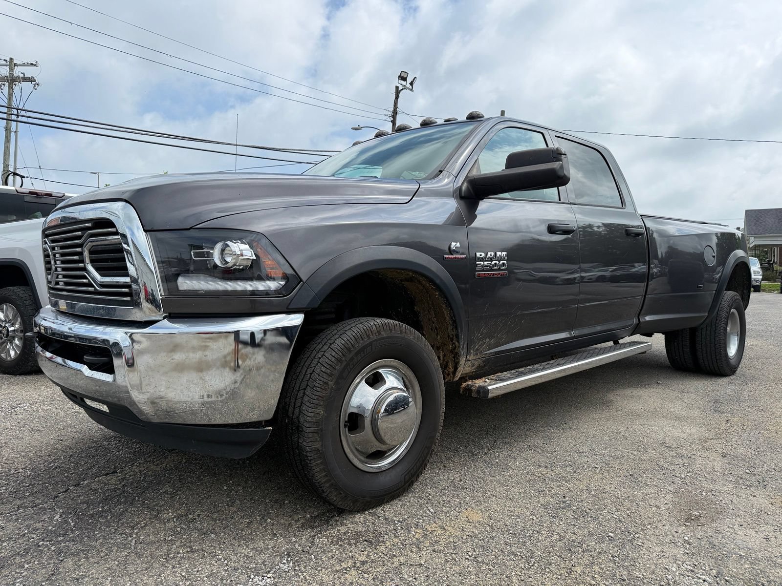 Used 2018 RAM 3500 Tradesman w/ Chrome Appearance Group AWD/4WD image 2
