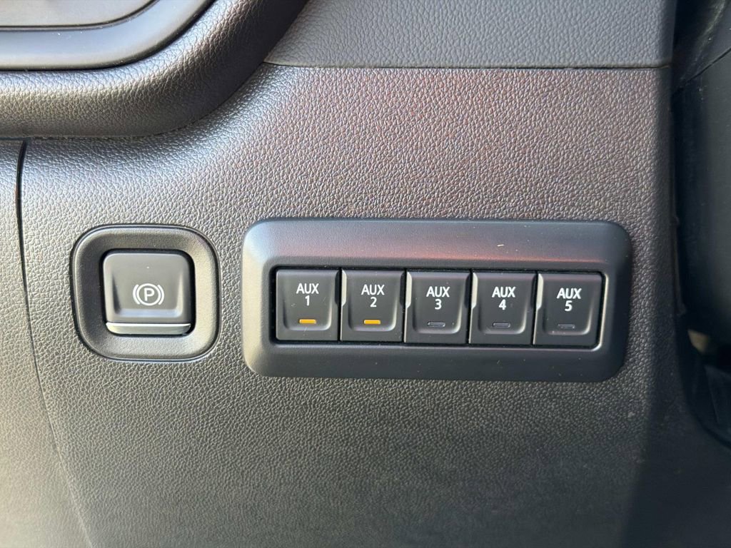 Used 2024 GMC Sierra 2500 Pro w/ Convenience Package image 26