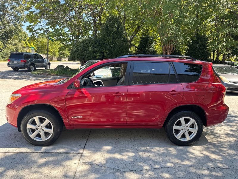 Used 2007 Toyota RAV4 Limited AWD/4WD image 2