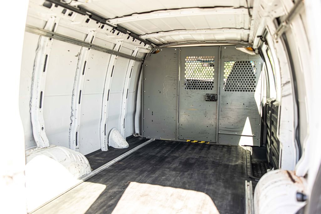 Used 2009 Chevrolet Express 2500 RWD image 7