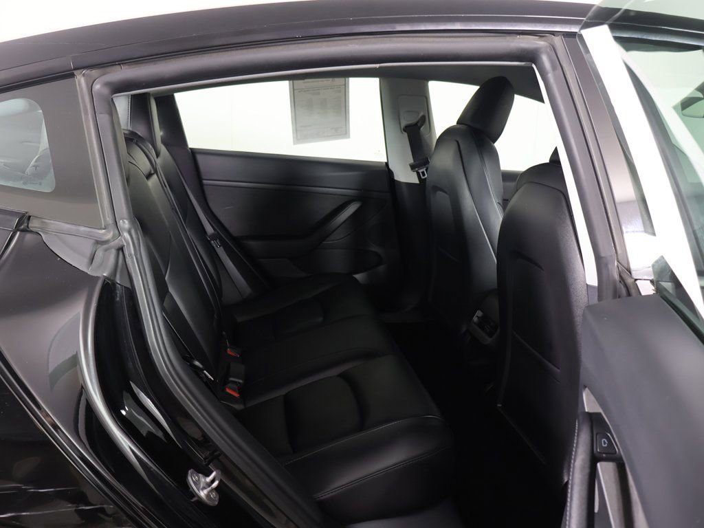 Used 2021 Tesla Model 3 Standard Range Plus image 30