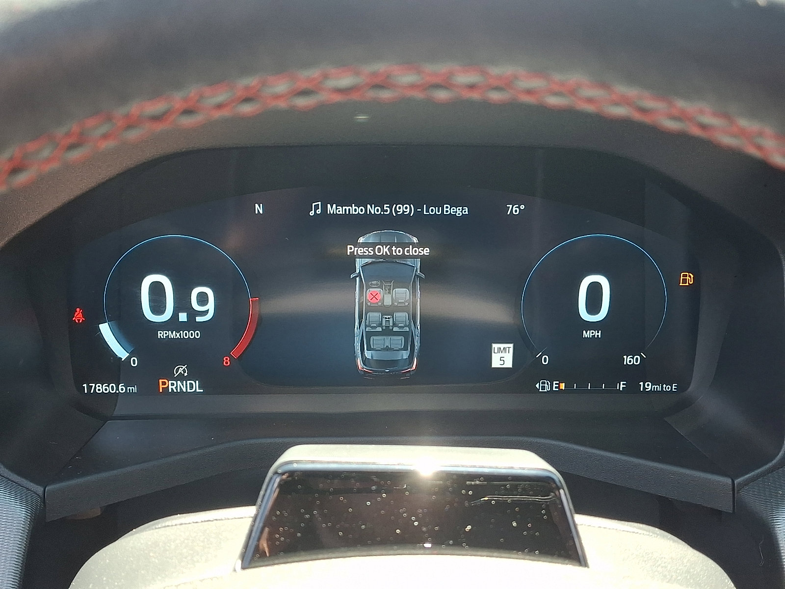 Used 2025 Ford Explorer ST-Line AWD/4WD image 27