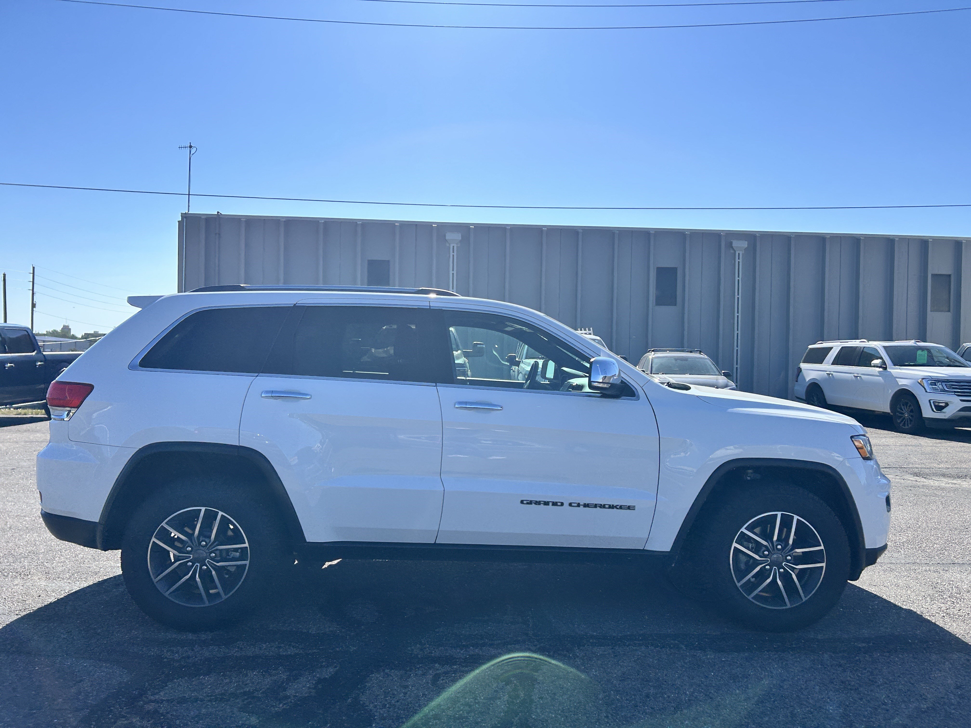 Used 2019 Jeep Grand Cherokee Limited AWD/4WD image 6