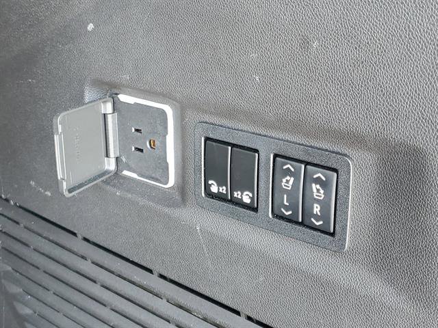 Certified 2021 GMC Yukon Denali w/ Denali Premium Package image 58