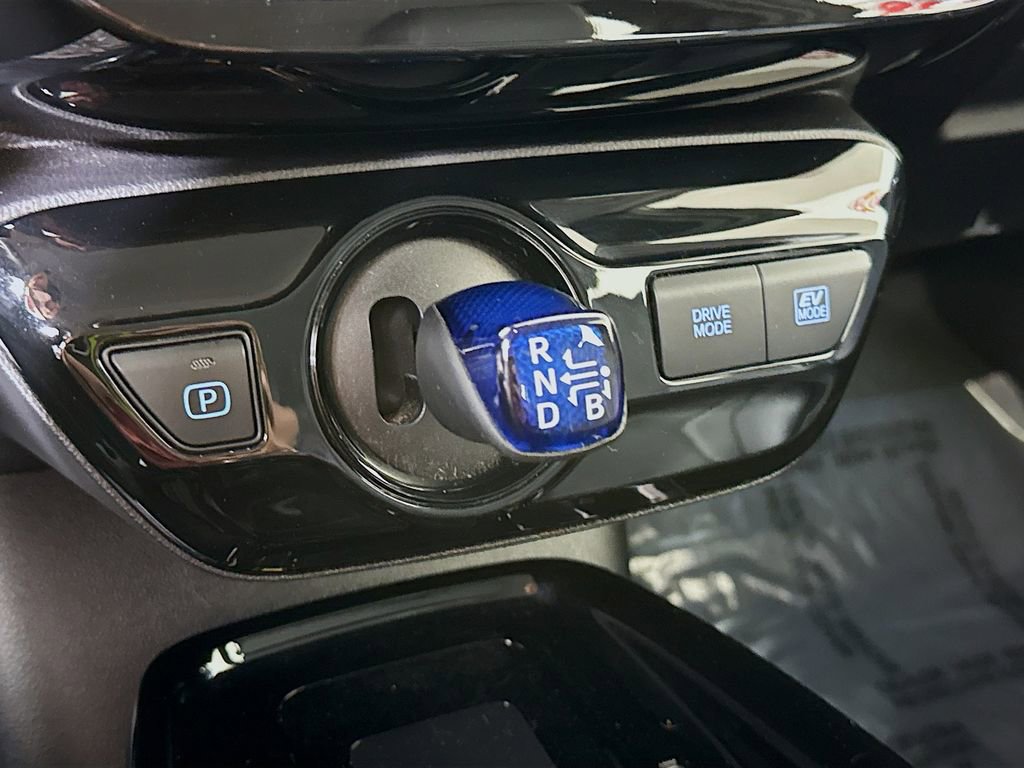 Certified 2022 Toyota Prius FWD image 8