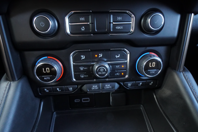 Used 2024 Chevrolet Tahoe High Country AWD/4WD image 24