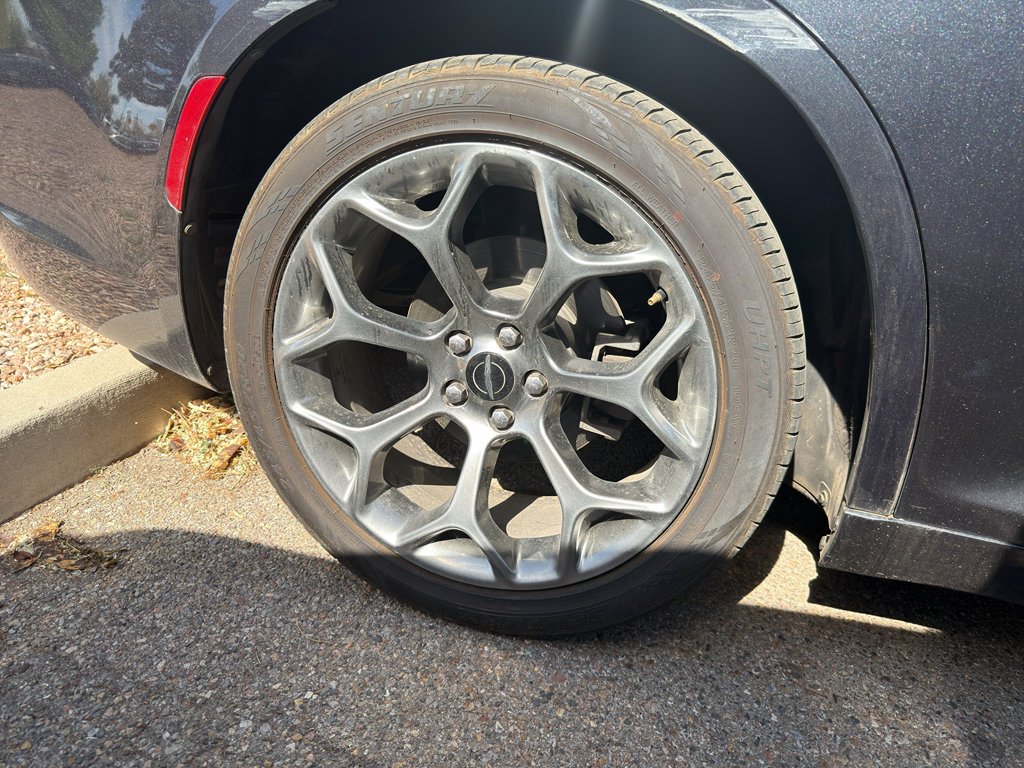 Used 2018 Chrysler 300 Touring w/ Sport Appearance Package RWD image 5