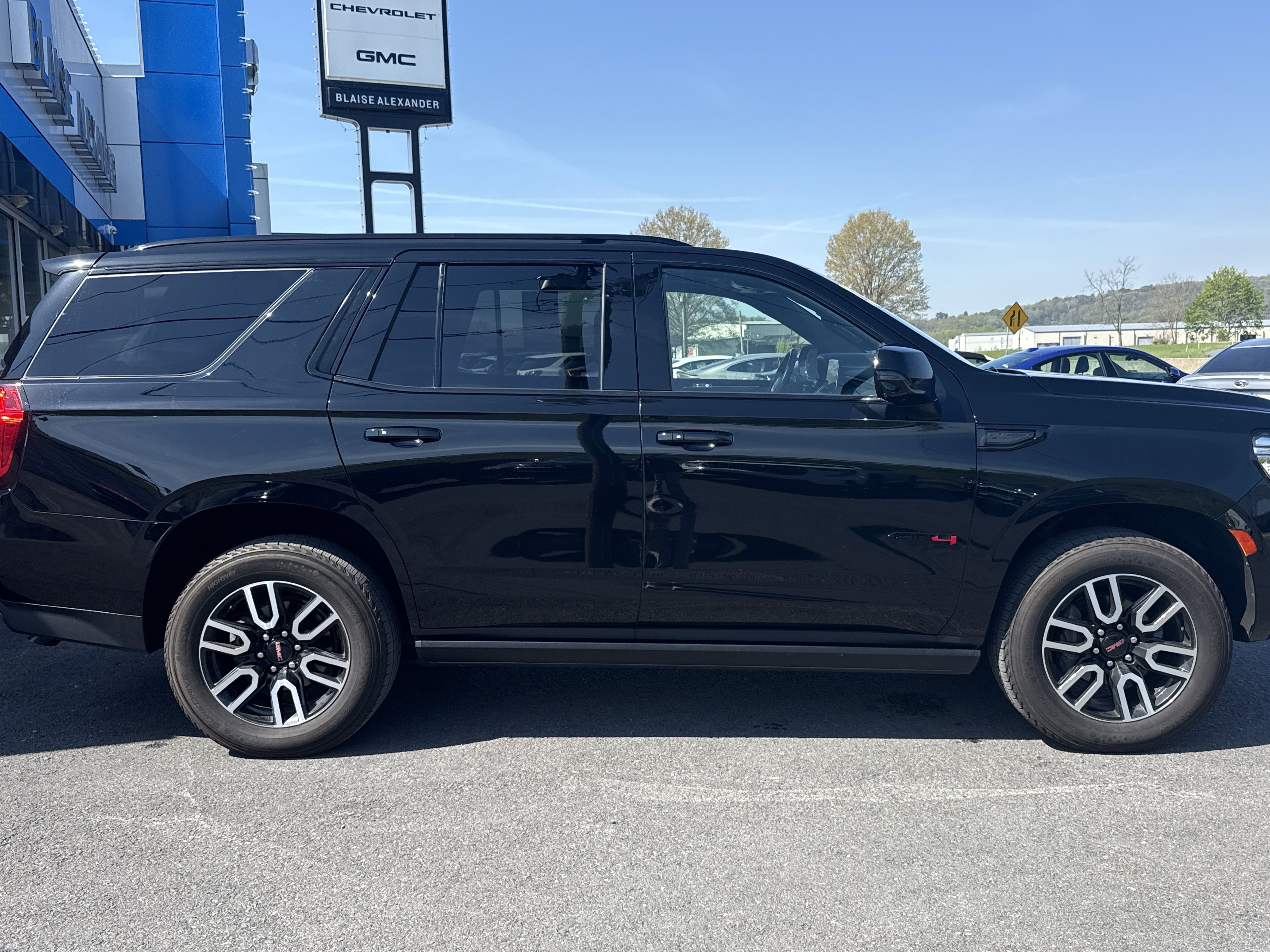 Used 2023 GMC Yukon AT4 w/ AT4 Premium Package AWD/4WD video 2