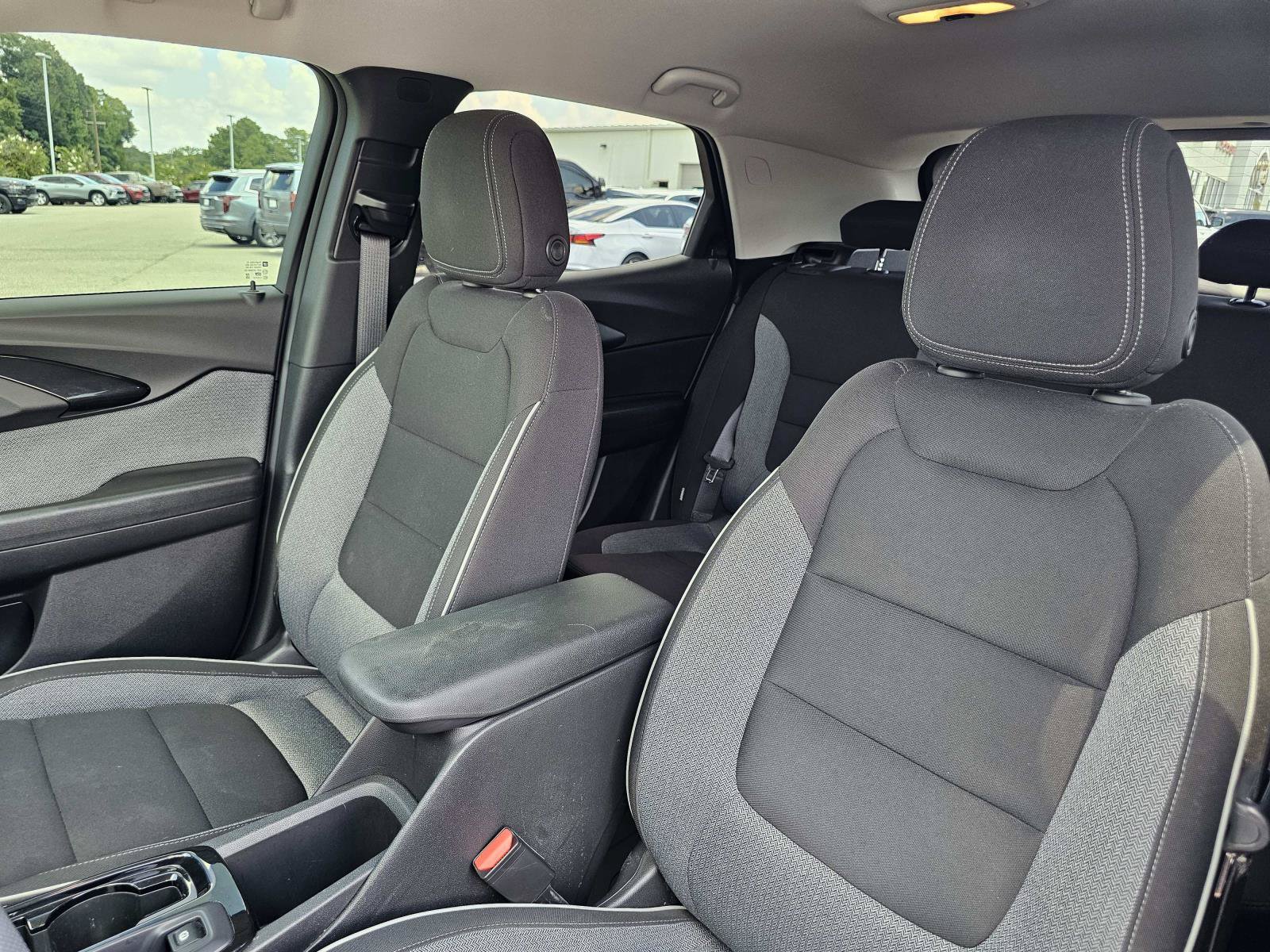 Used 2023 Chevrolet TrailBlazer LT w/ Convenience Package FWD image 17