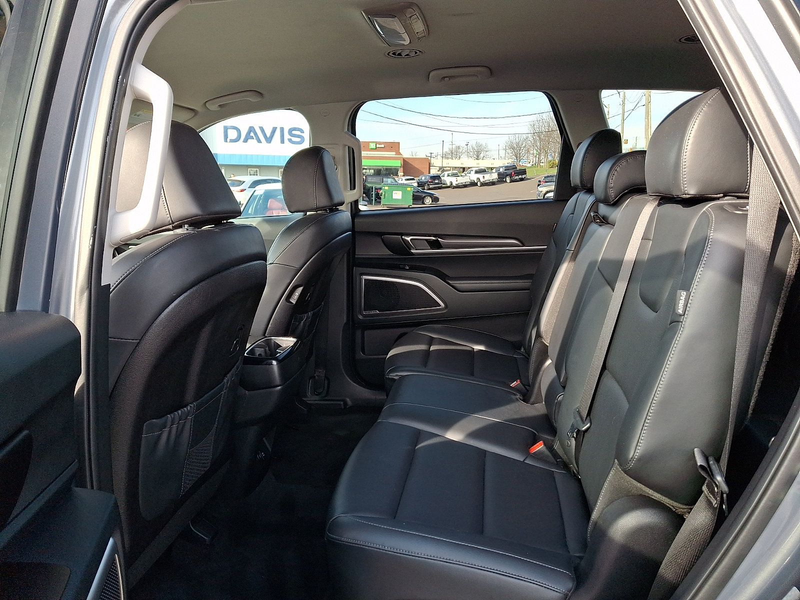 Used 2024 Kia Telluride LX AWD/4WD image 11