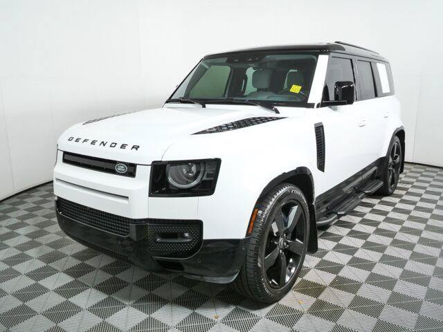 Used 2025 Land Rover Defender 110 X-Dynamic SE AWD/4WD image 32
