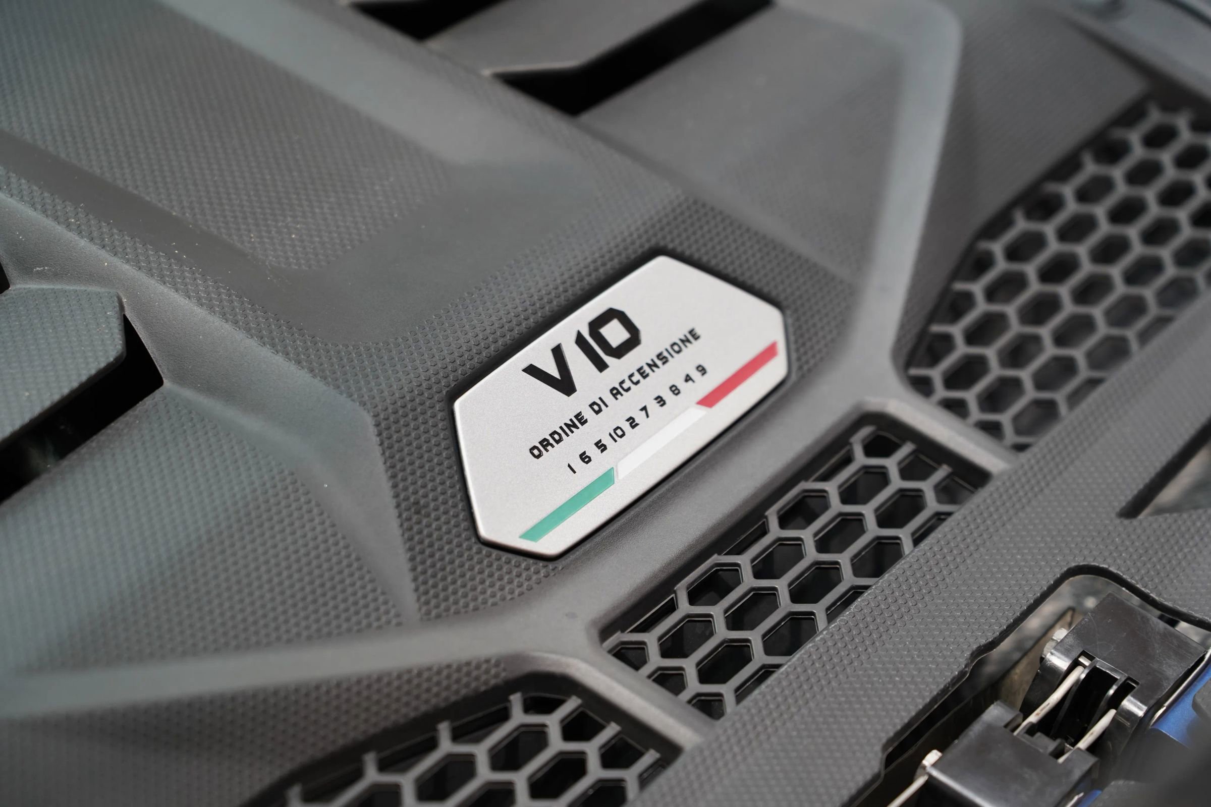 Used 2020 Lamborghini Huracan EVO image 39