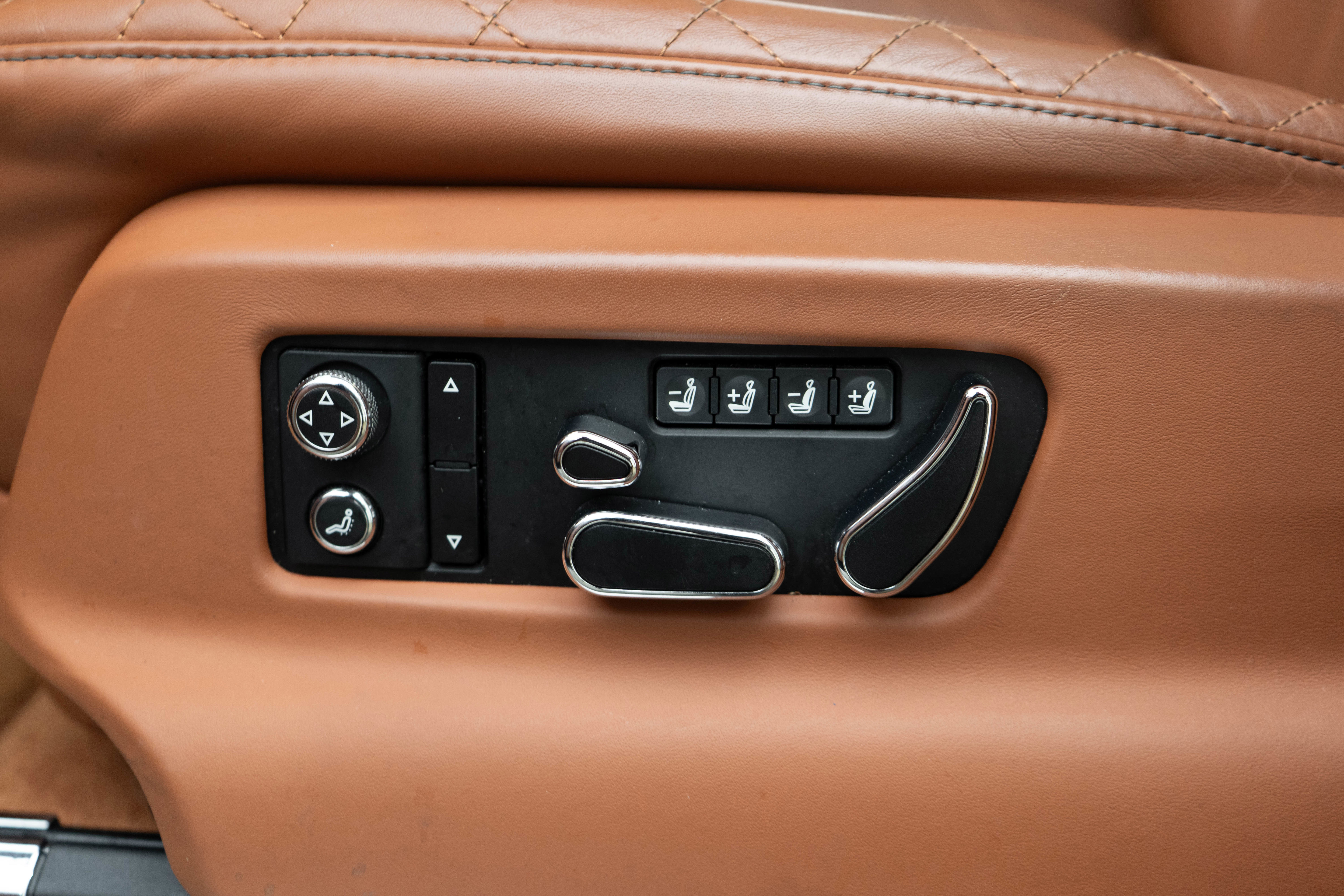 Used 2017 Bentley Bentayga image 14