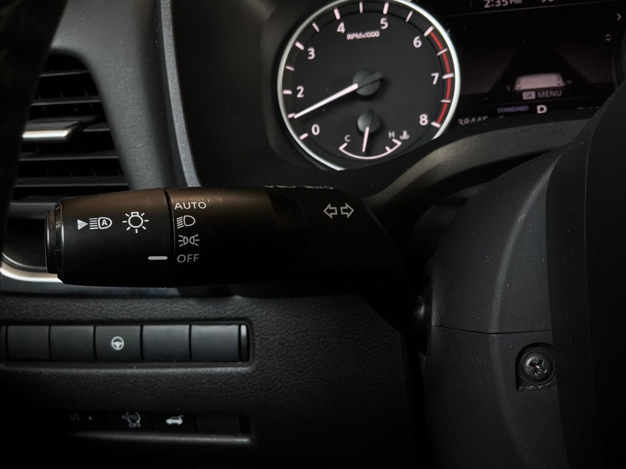 Used 2025 Nissan Rogue SV FWD image 35