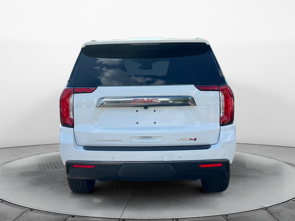Used 2023 GMC Yukon AT4 w/ Technology Package AWD/4WD image 6
