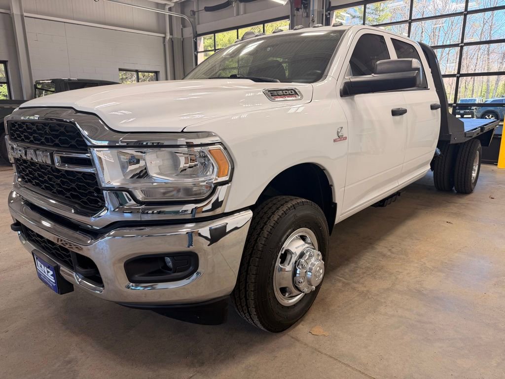 Used 2020 RAM 3500 Tradesman w/ Chrome Appearance Group AWD/4WD image 4