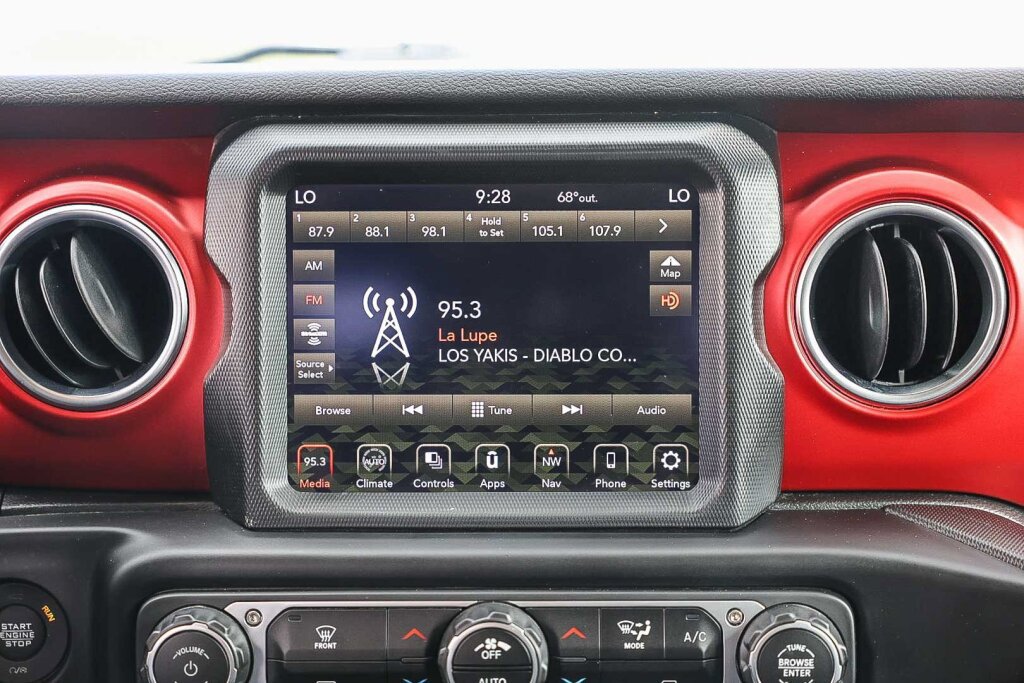 Used 2023 Jeep Gladiator Rubicon w/ LED Lighting Group AWD/4WD image 4