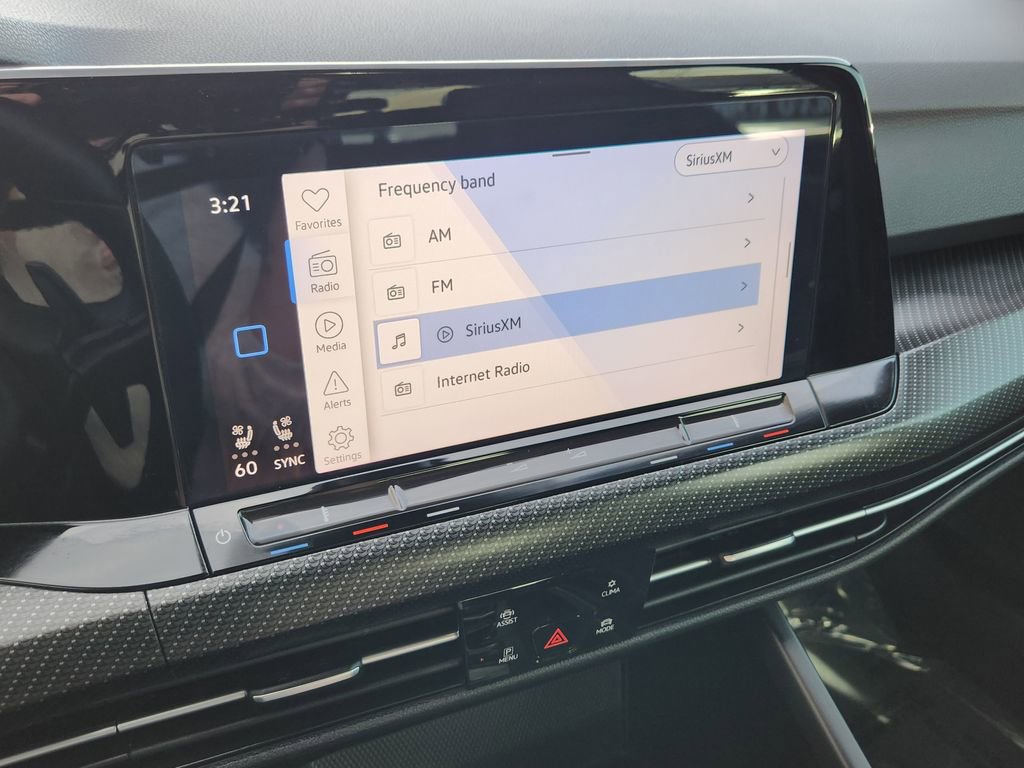 Used 2022 Volkswagen Golf R image 7