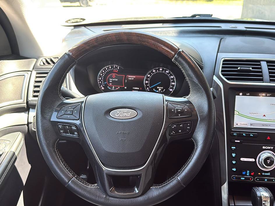 Used 2019 Ford Explorer Platinum AWD/4WD image 12