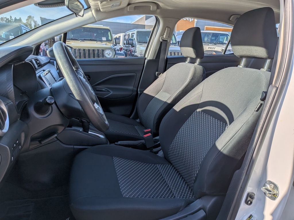 Used 2022 Nissan Versa S w/ Trunk Package FWD image 9