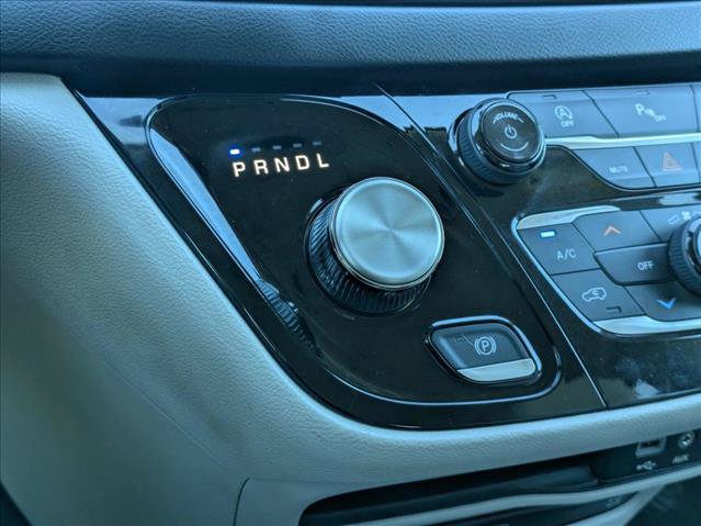 Used 2019 Chrysler Pacifica Touring-L Plus FWD image 13