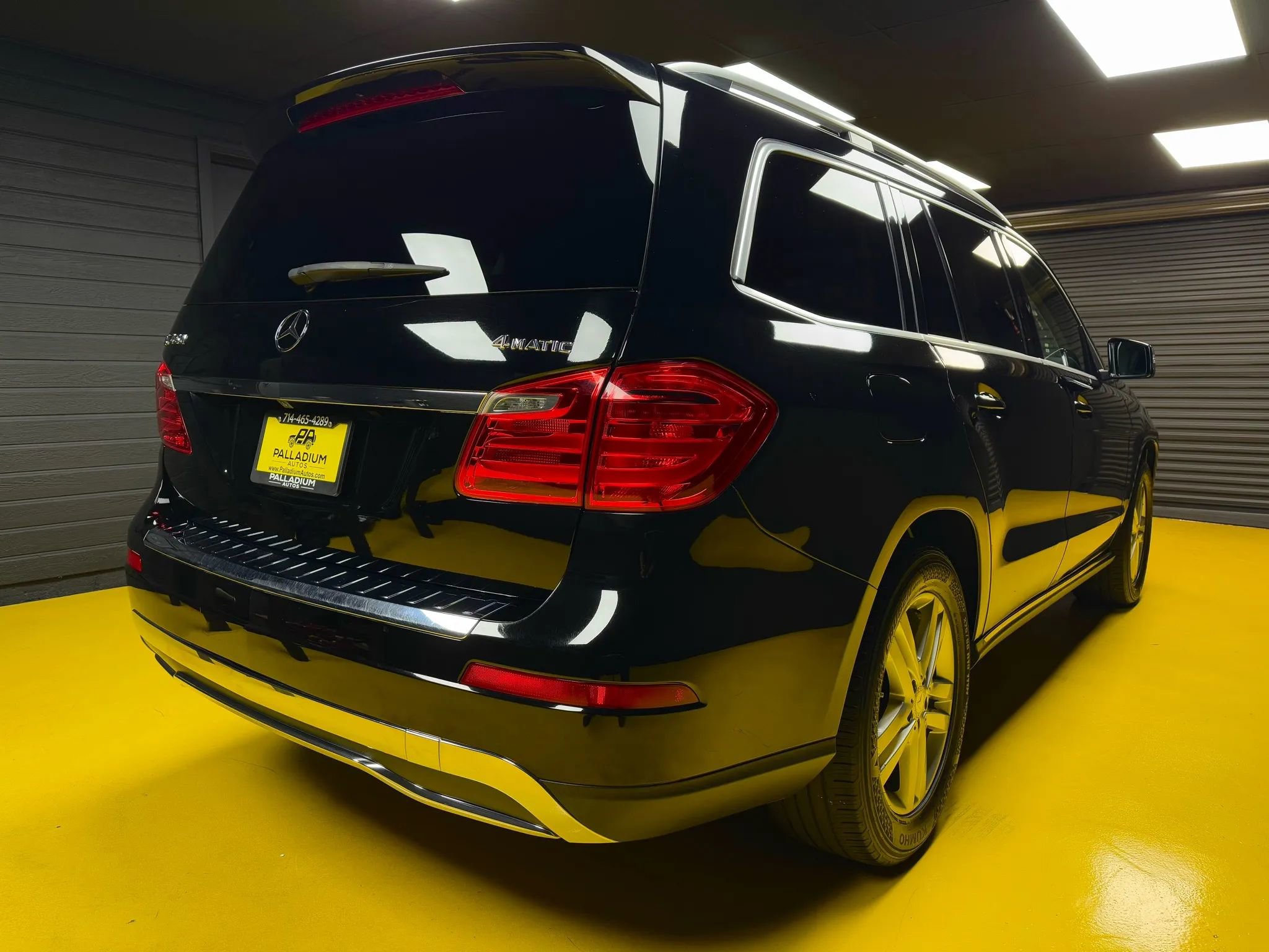 Used 2016 Mercedes-Benz GL 450 4MATIC w/ Premium I Package image 5