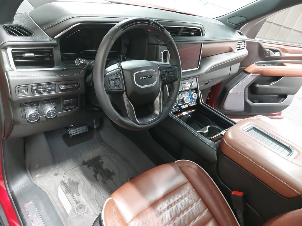 Used 2024 GMC Yukon Denali Ultimate AWD/4WD image 18