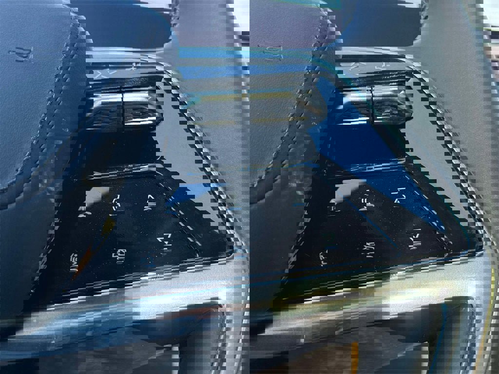 New 2025 Cadillac Escalade IQ Sport 2 w/ LPO, ONYX Package image 17