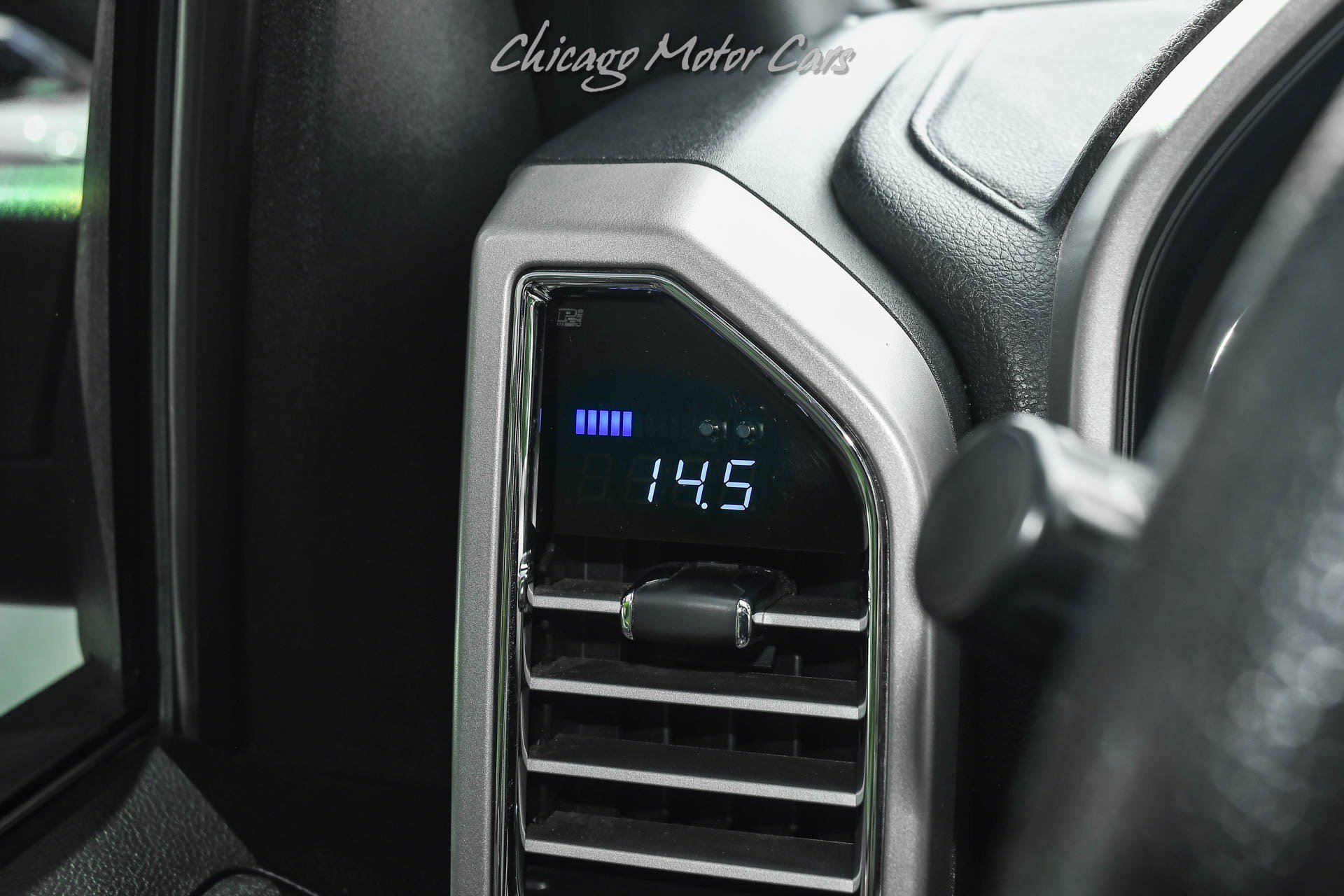 Used 2015 Ford F150 Lariat w/ Equipment Group 502A Luxury AWD/4WD image 11