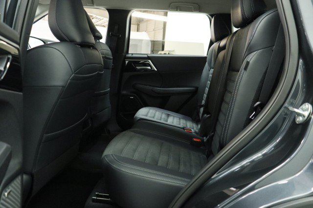 New 2026 Mitsubishi Outlander SE FWD image 24