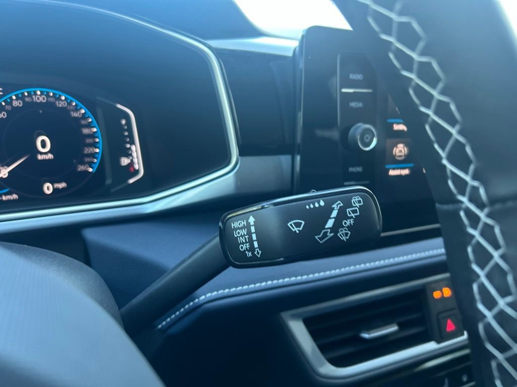 New 2026 Volkswagen Taos SEL image 22