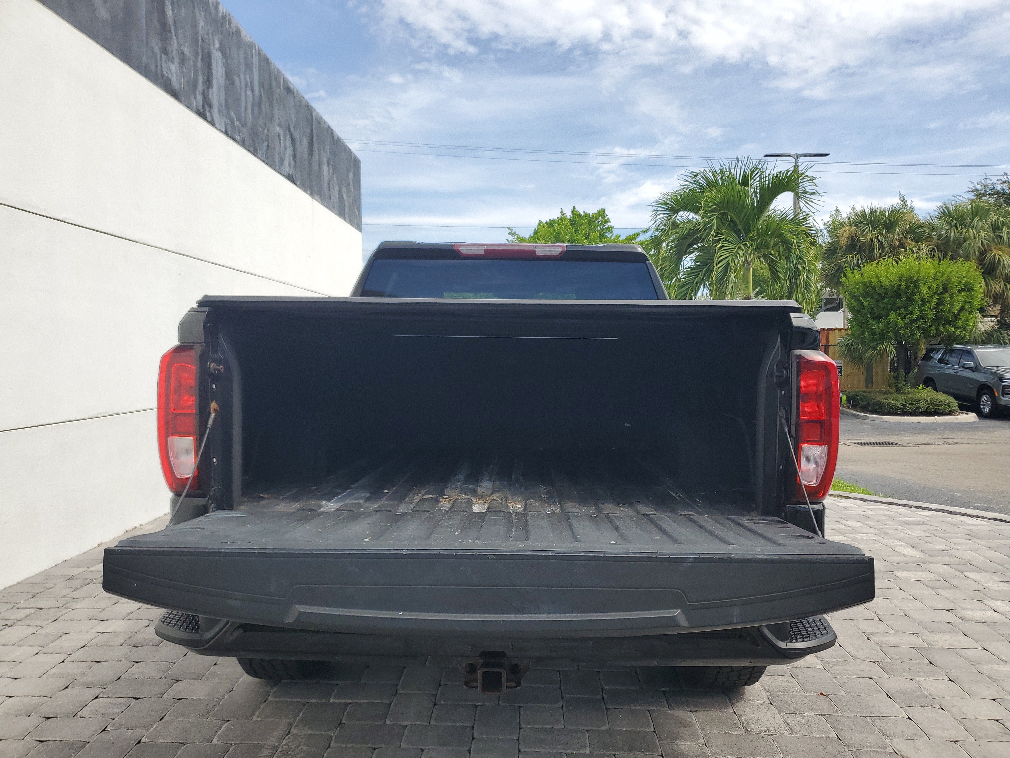 Used 2023 GMC Sierra 1500 Elevation AWD/4WD image 11