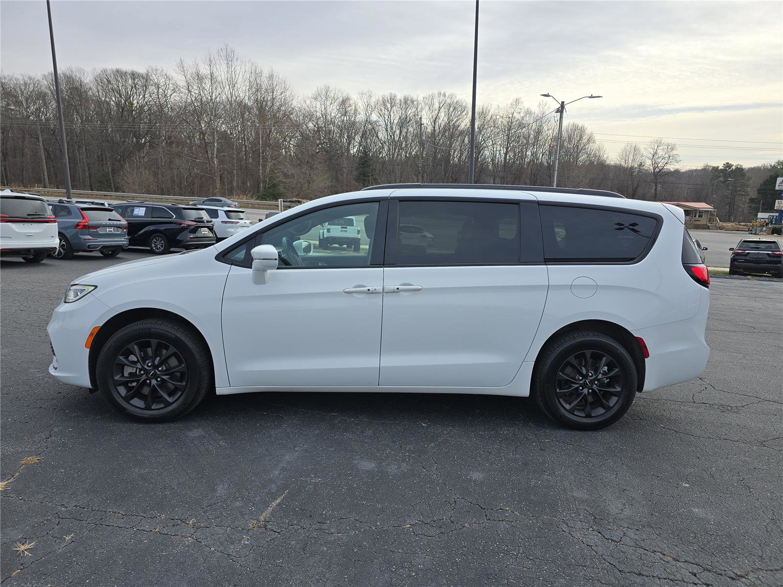 Used 2021 Chrysler Pacifica Limited w/ S Appearance Package image 7