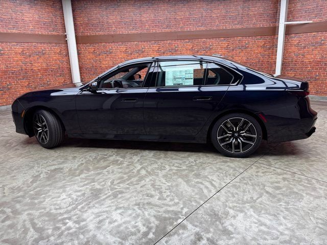 Used 2026 BMW 760i xDrive image 2