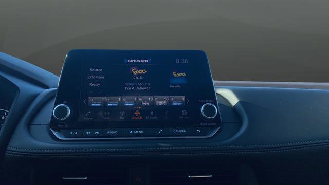 Used 2023 Nissan Rogue S image 14