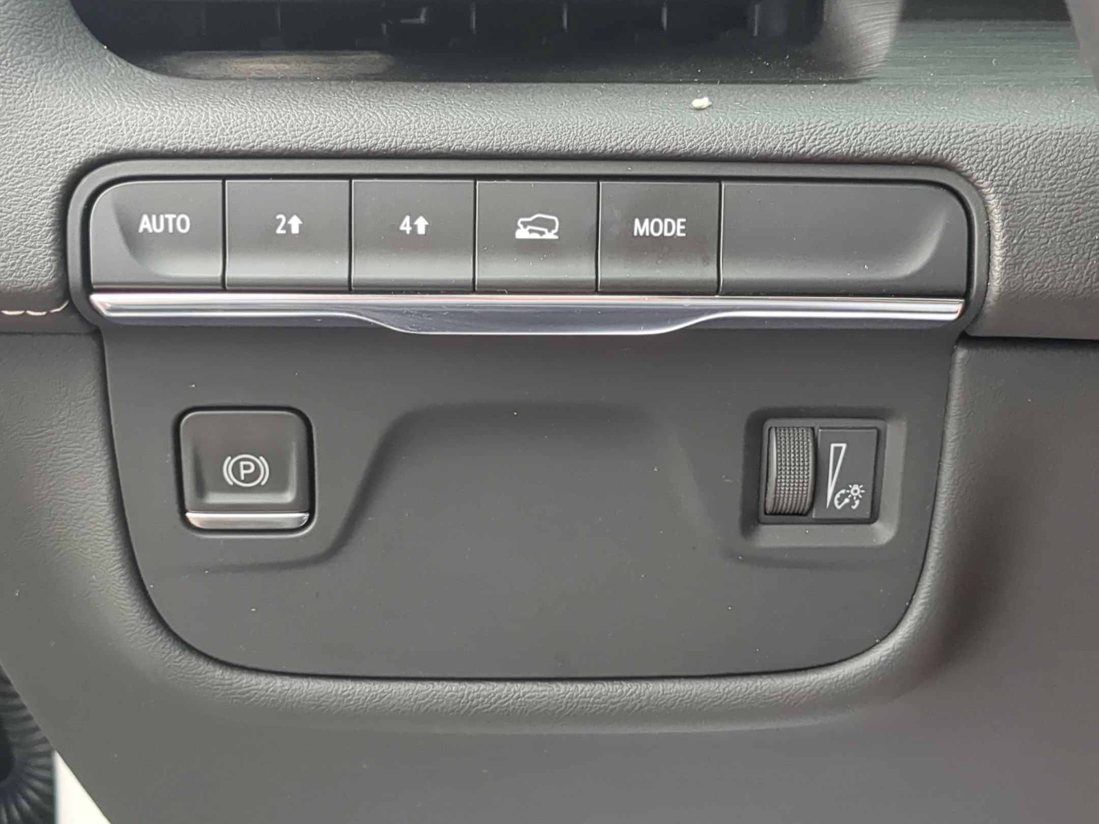 Certified 2022 Cadillac Escalade Luxury AWD/4WD image 17