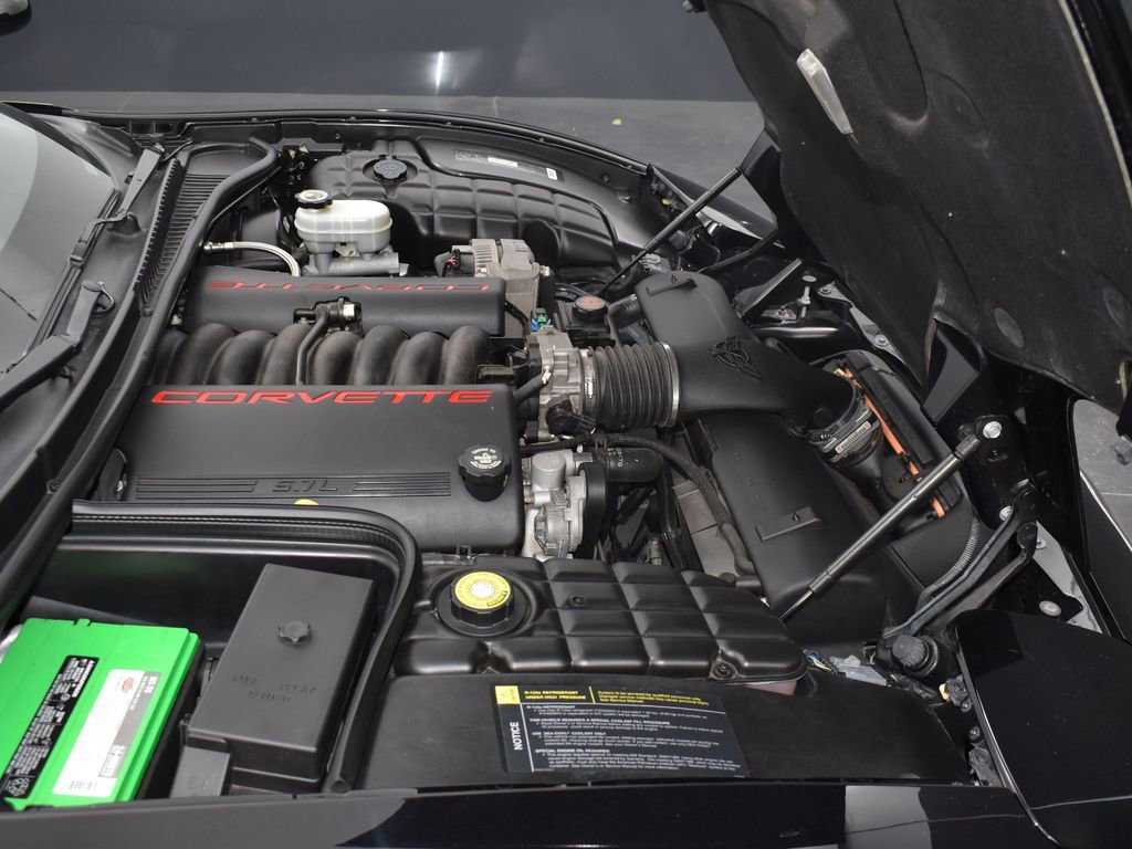 Used 2000 Chevrolet Corvette Base w/ Performance Handling Pkg image 19