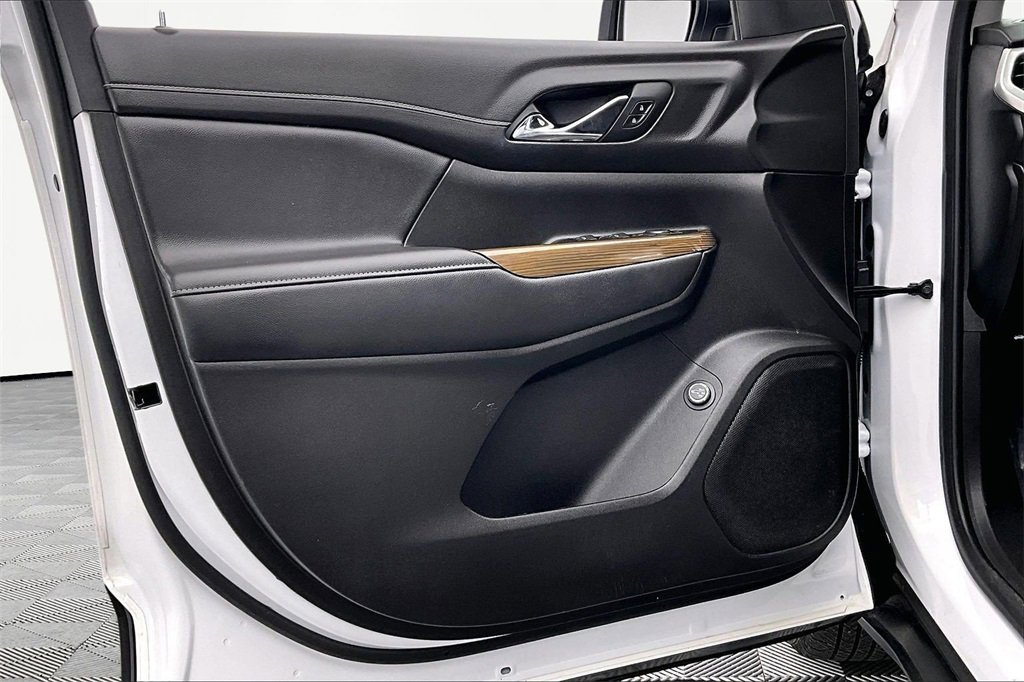 Used 2023 GMC Acadia SLE w/ Driver Convenience Package image 23