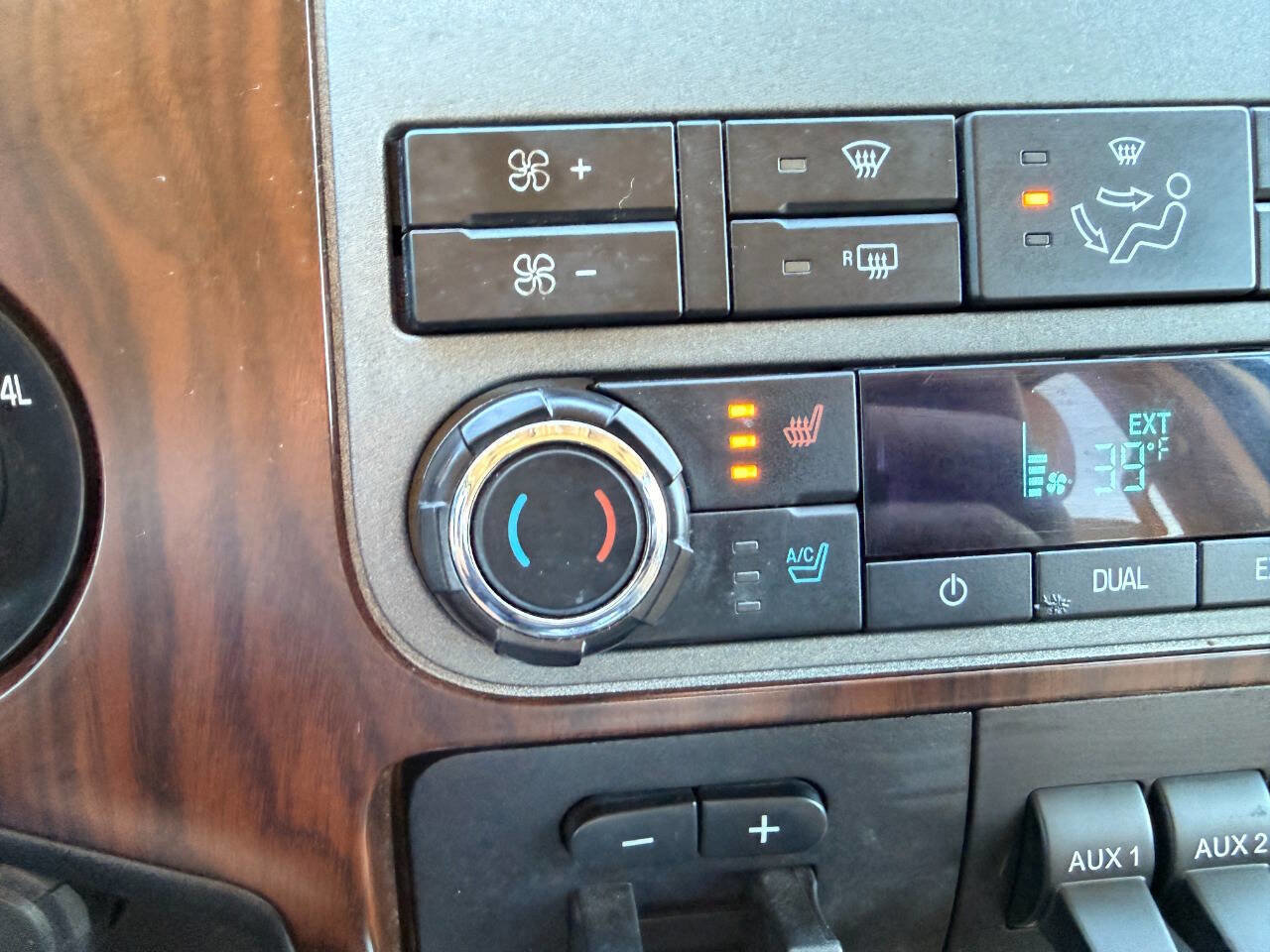 Used 2012 Ford F350 Lariat w/ FX4 4X4 Off-Road Pkg image 40