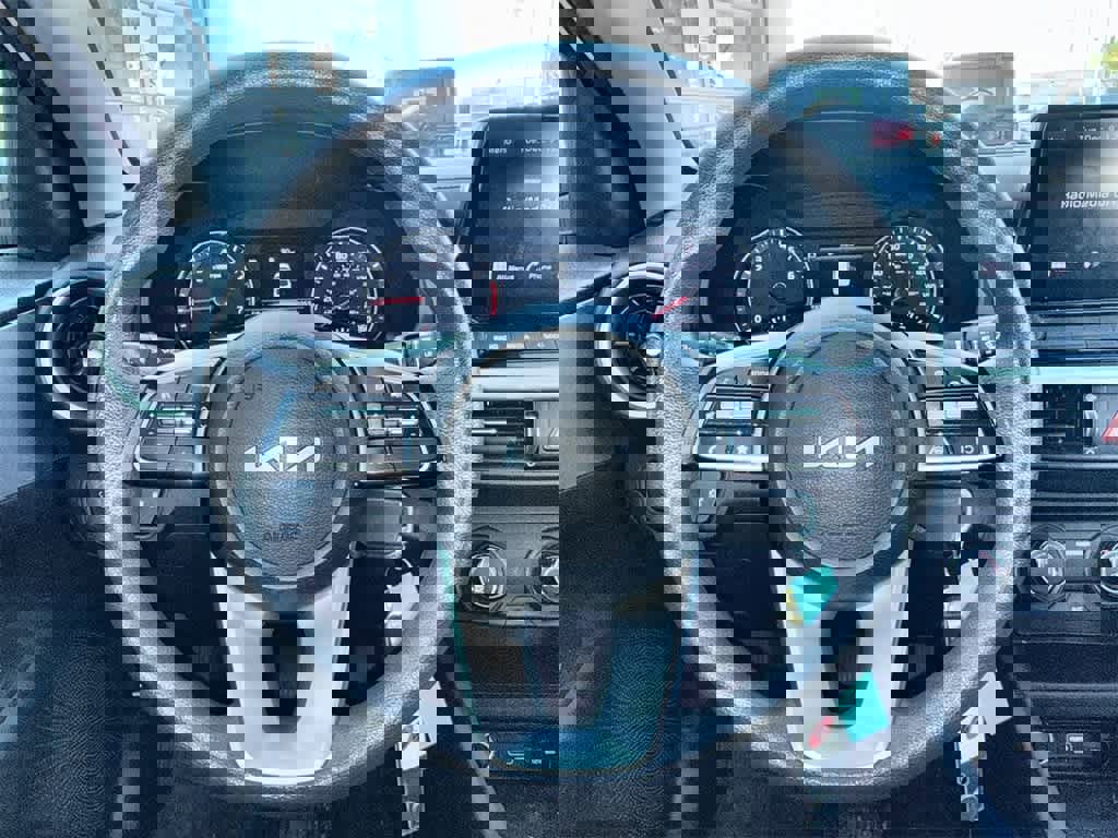 Used 2022 Kia Forte LXS image 18